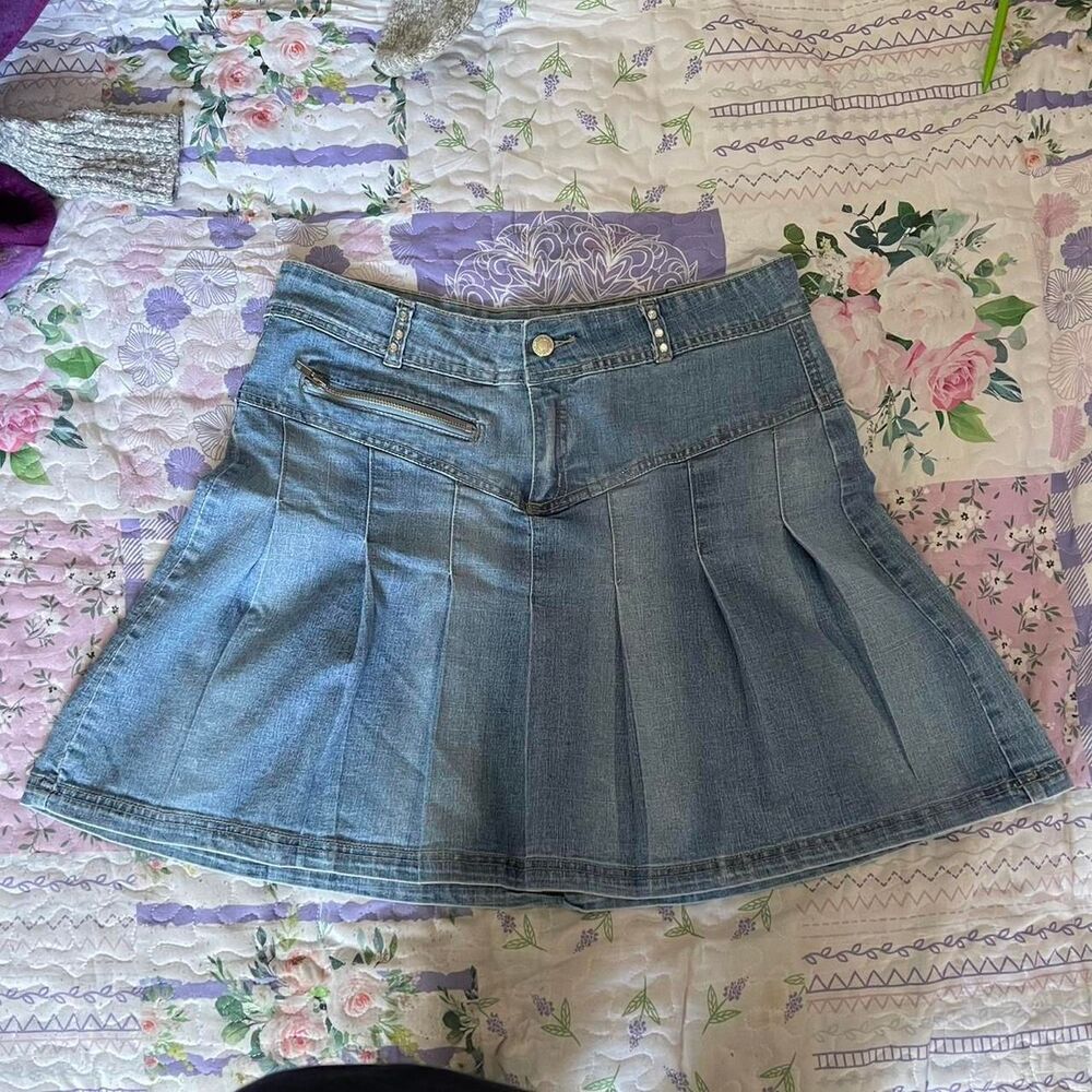 MOTO BLUES Y2K DENIM PLEATED MINI SKIRT